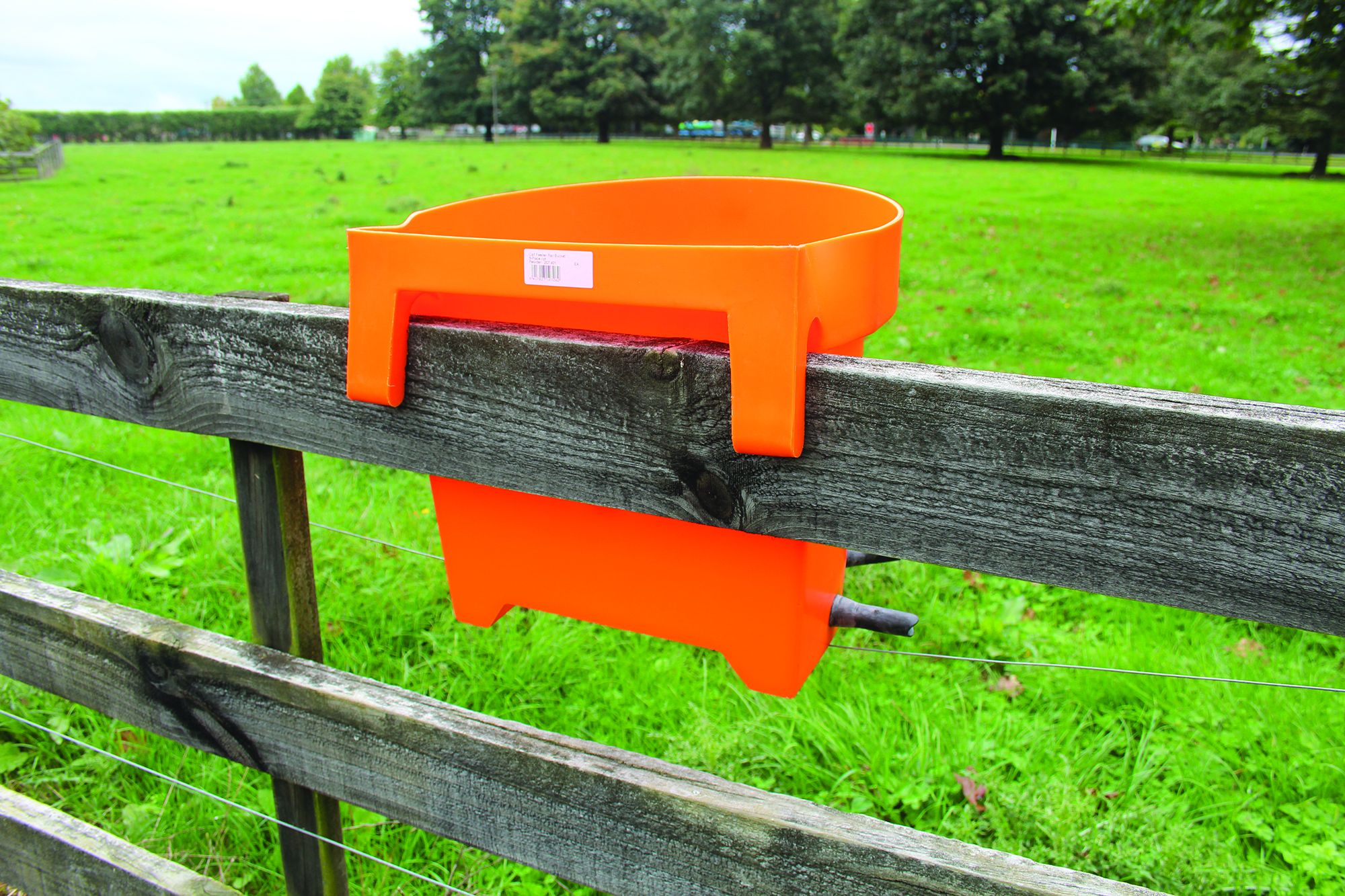 Seau biberon veau 6 Tétines 20 litres