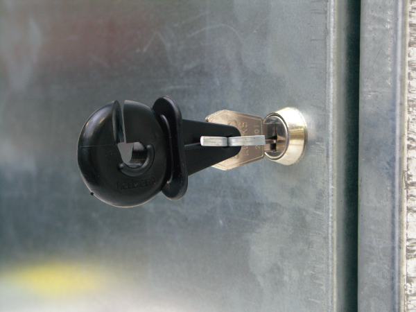 Boîte métallique verrouillable et électrifiable HORIZONT