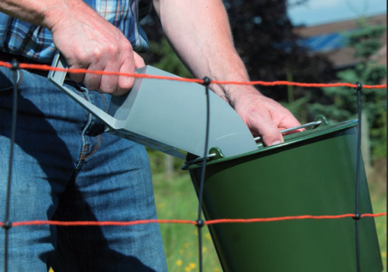 Seau plastique vert 7l