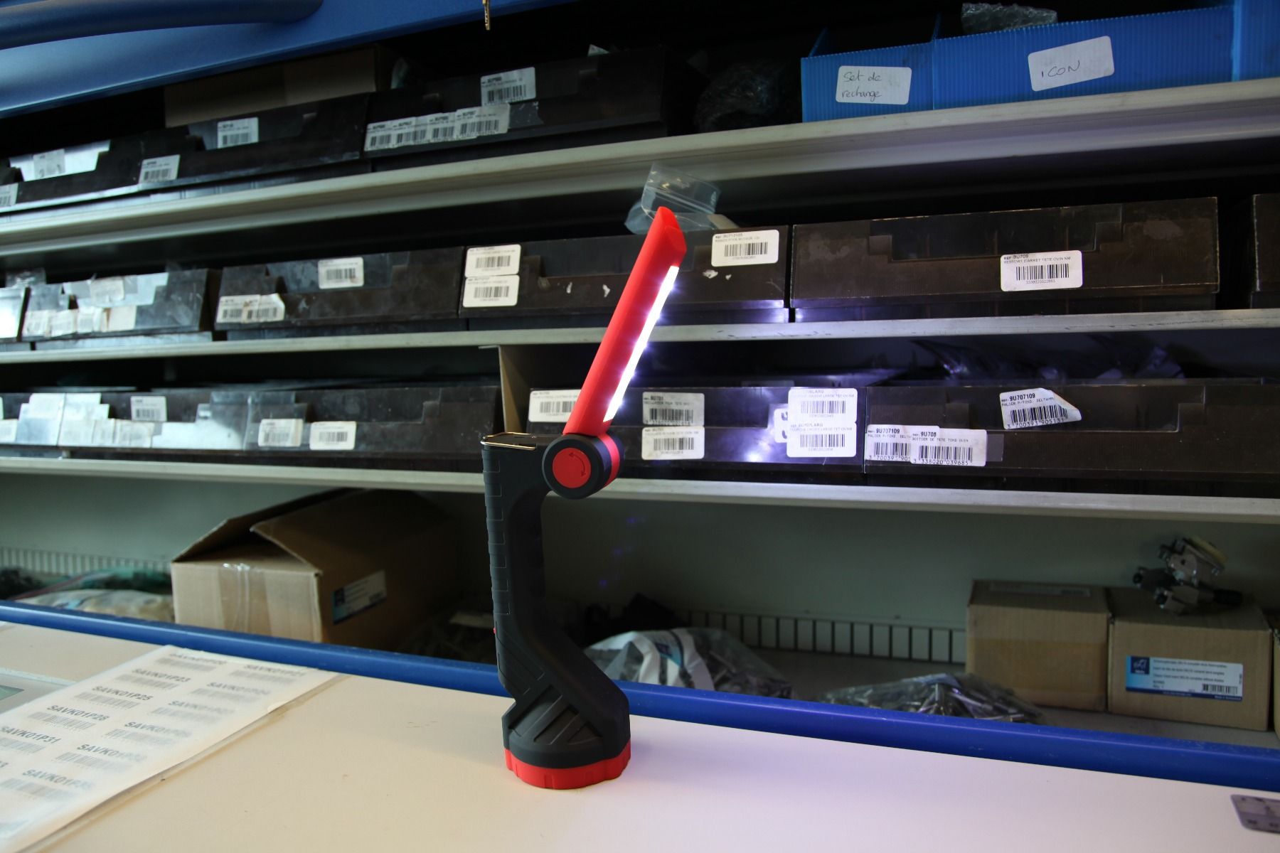 Lampe torche EXPLORER à LED solaire petit modèle