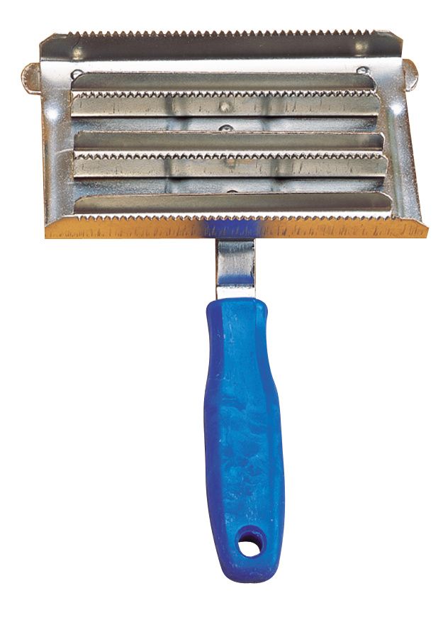 Etrille carrée corps plat pour bovins