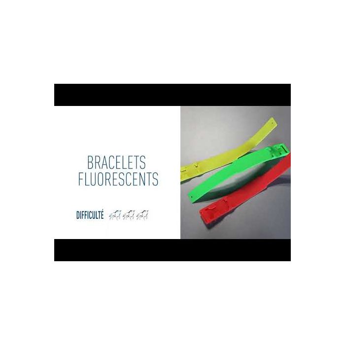 10 bracelets en plastique cerise fluo